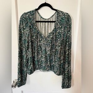 American Eagle soft & sexy flower pattern long sleeve top